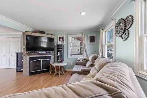 5 Bulova Drive Nashua NH 03060