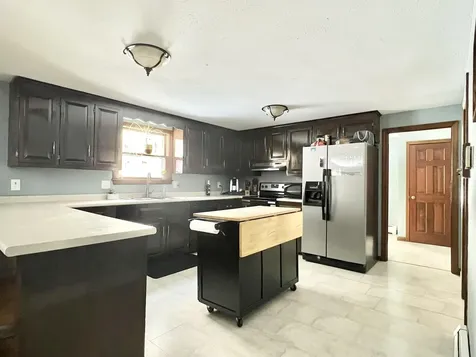 12 Nathaniel Drive Amherst NH 03031