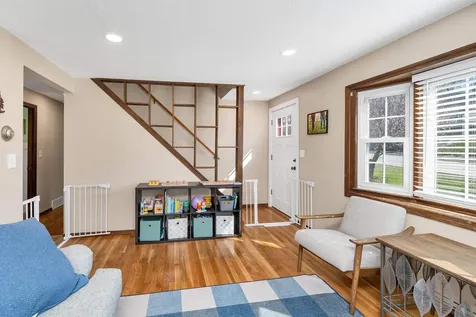 6 Summit Drive Hooksett NH 03106-1526