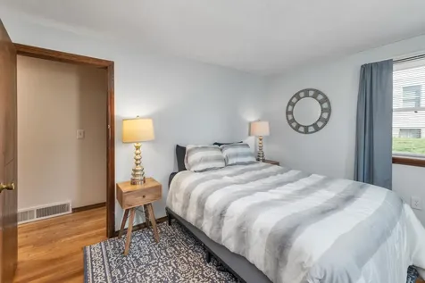 6 Summit Drive Hooksett NH 03106-1526