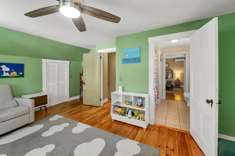 6 Summit Drive Hooksett NH 03106-1526