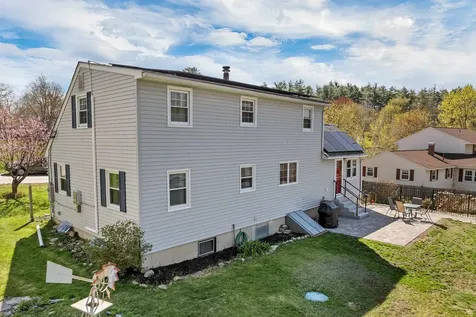 6 Summit Drive Hooksett NH 03106-1526