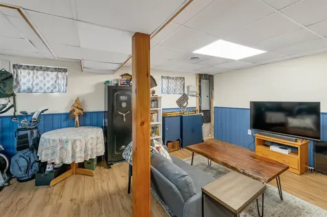 6 Summit Drive Hooksett NH 03106-1526