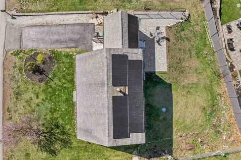 6 Summit Drive Hooksett NH 03106-1526