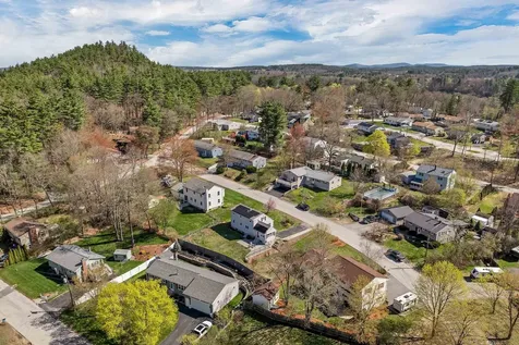 6 Summit Drive Hooksett NH 03106-1526