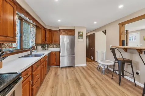 6 Summit Drive Hooksett NH 03106-1526