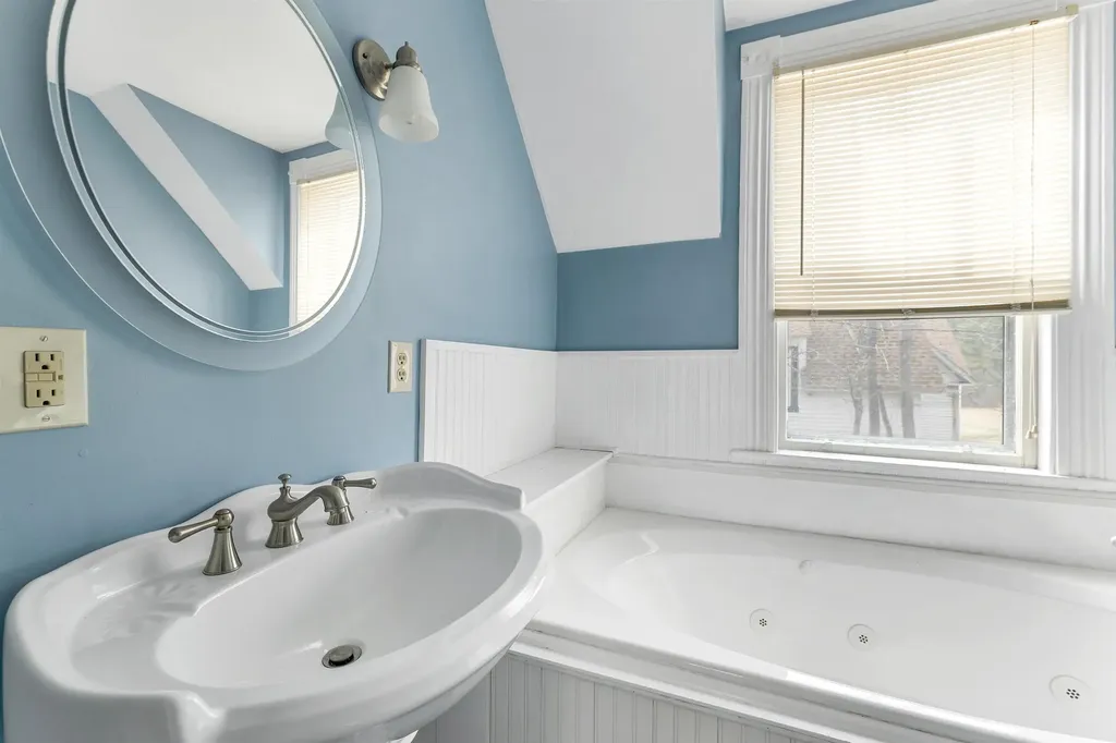 1311 Village Road Madison NH 03875