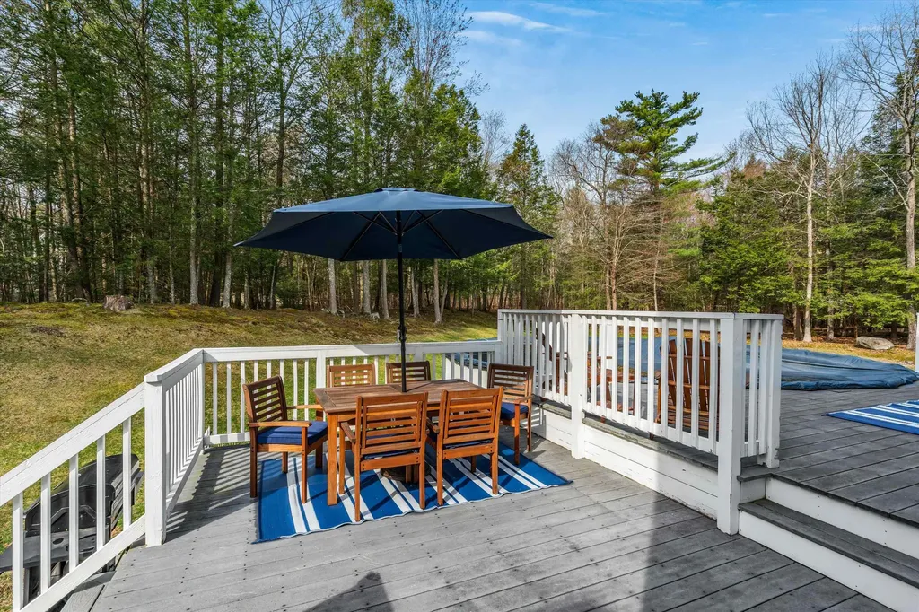 15 Fiddlehead Lane Chester NH 03036