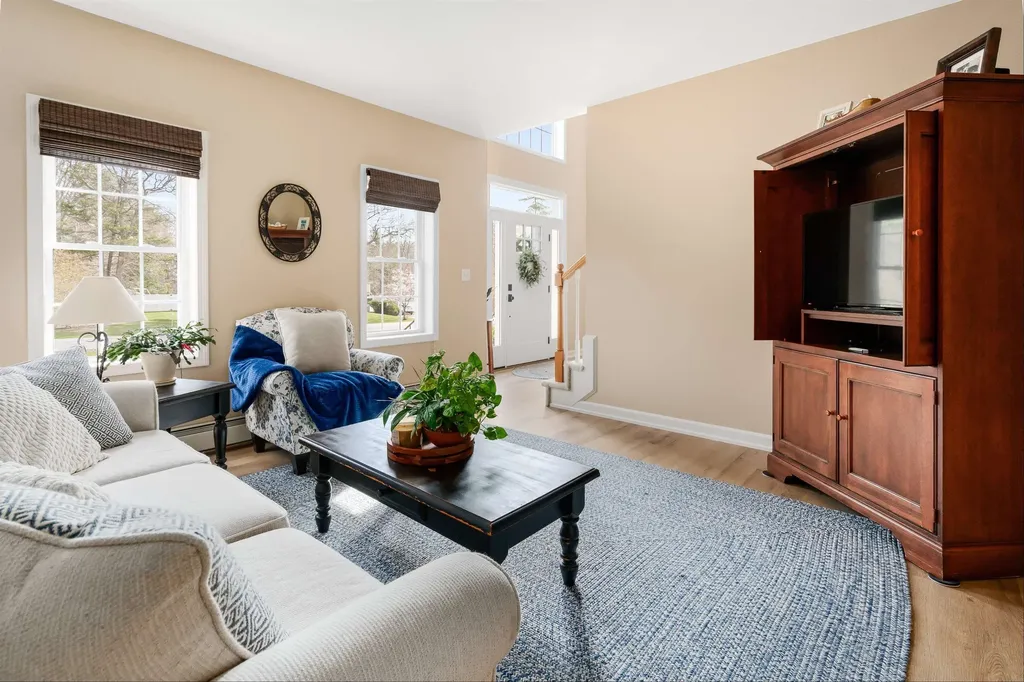 15 Fiddlehead Lane Chester NH 03036