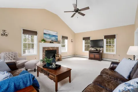 15 Fiddlehead Lane Chester NH 03036