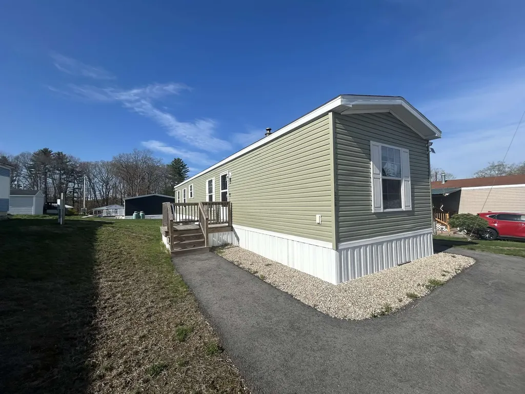 206 Sherwood Glen Somersworth NH 03878