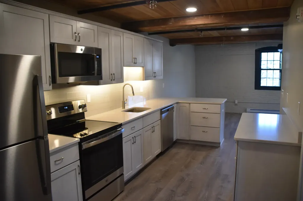 4 Bay Road Newmarket NH 03857