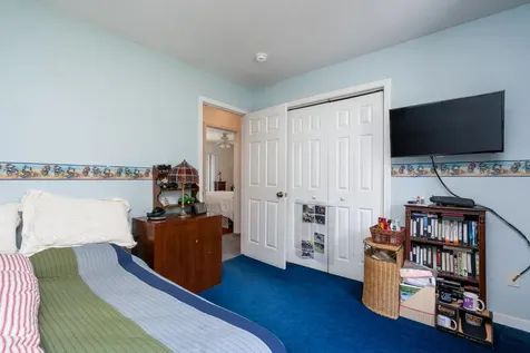 20 Smith Pond Road Raymond NH 03077