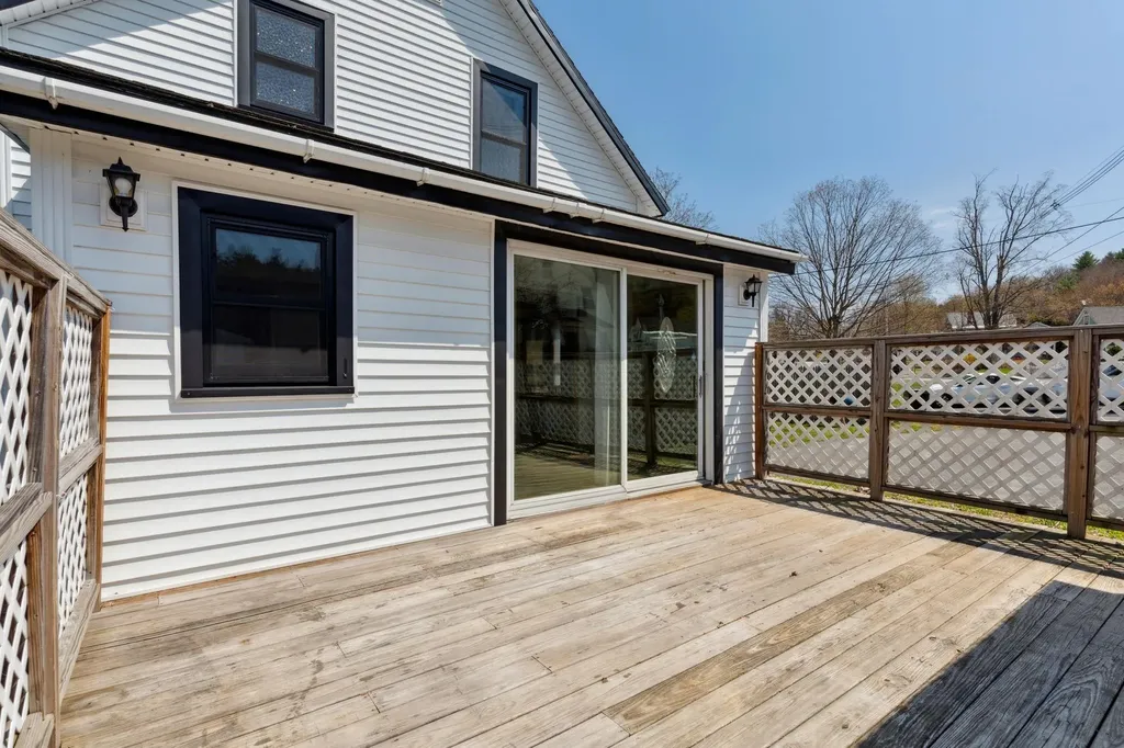 71 Chestnut Street Claremont NH 03743