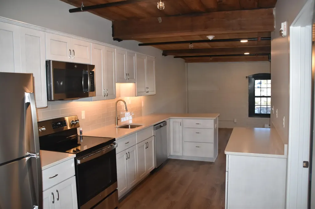 4 Bay Road Newmarket NH 03857