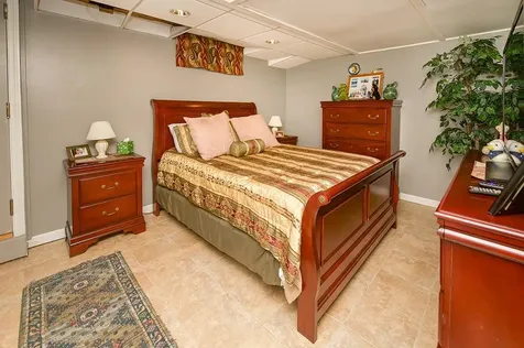 16 Old Orchard Way Manchester NH 03103