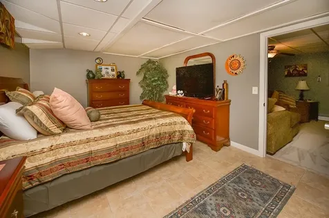 16 Old Orchard Way Manchester NH 03103
