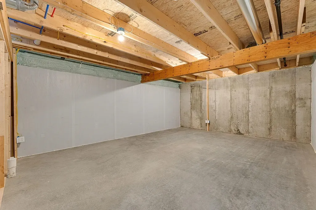 15 Dogwood Circle Milton VT 05468