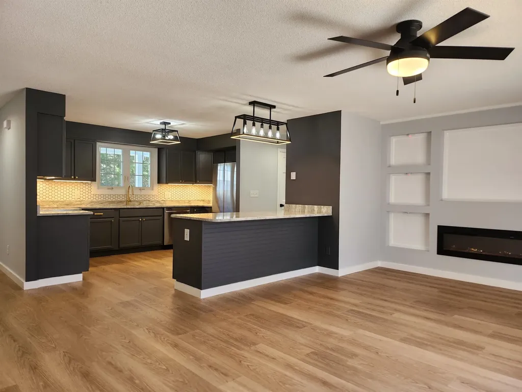 20 Oak Drive Belmont NH 03220