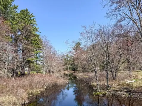 4 James City Road Deerfield NH 03037