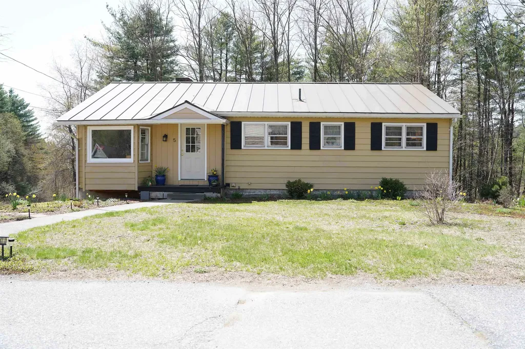 5 Richardson Place Lebanon NH 03784