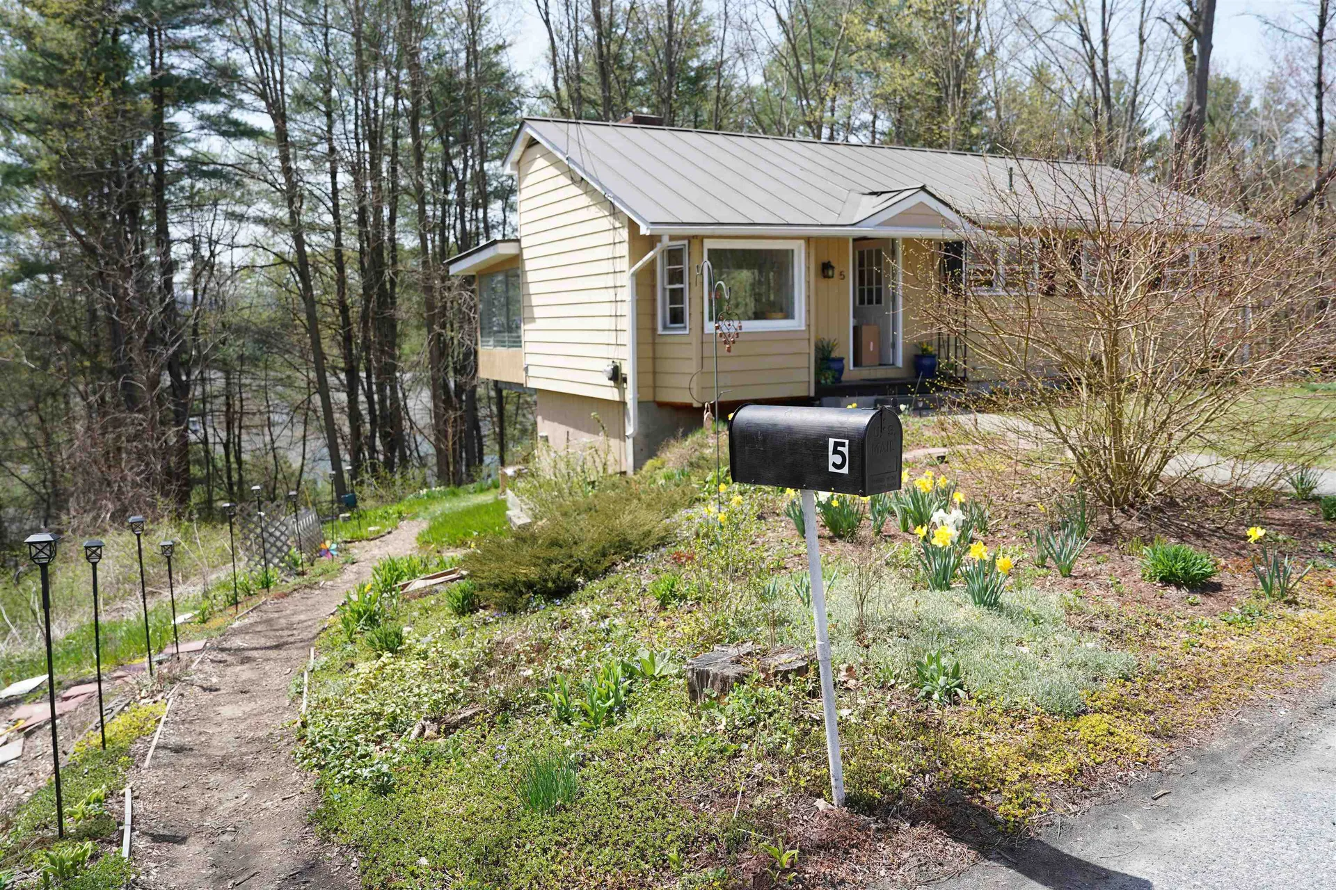 5 Richardson Place Lebanon NH 03784