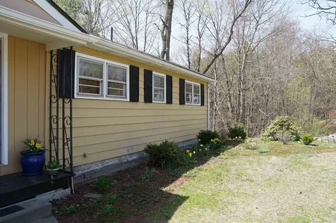 5 Richardson Place Lebanon NH 03784