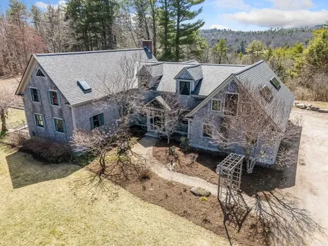 152 Windy Row Peterborough NH 03458
