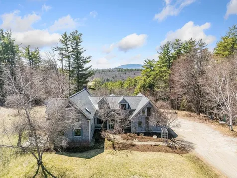 152 Windy Row Peterborough NH 03458