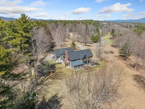 152 Windy Row Peterborough NH 03458
