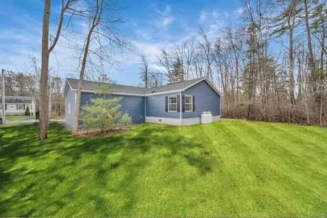 35 Adams Avenue Seabrook NH 03874