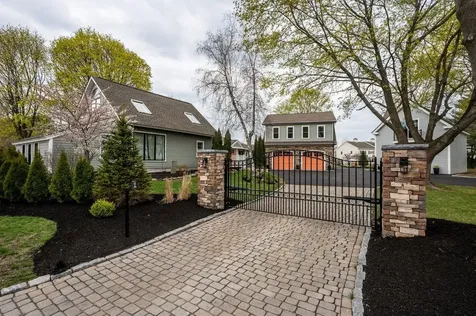 11 Post Road North Hampton NH 03862
