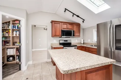 11 Post Road North Hampton NH 03862