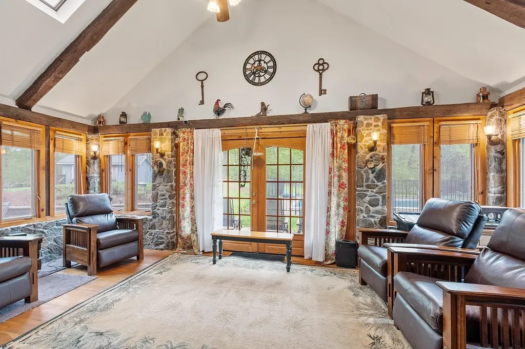 134 Emerson Avenue Hampstead NH 03841