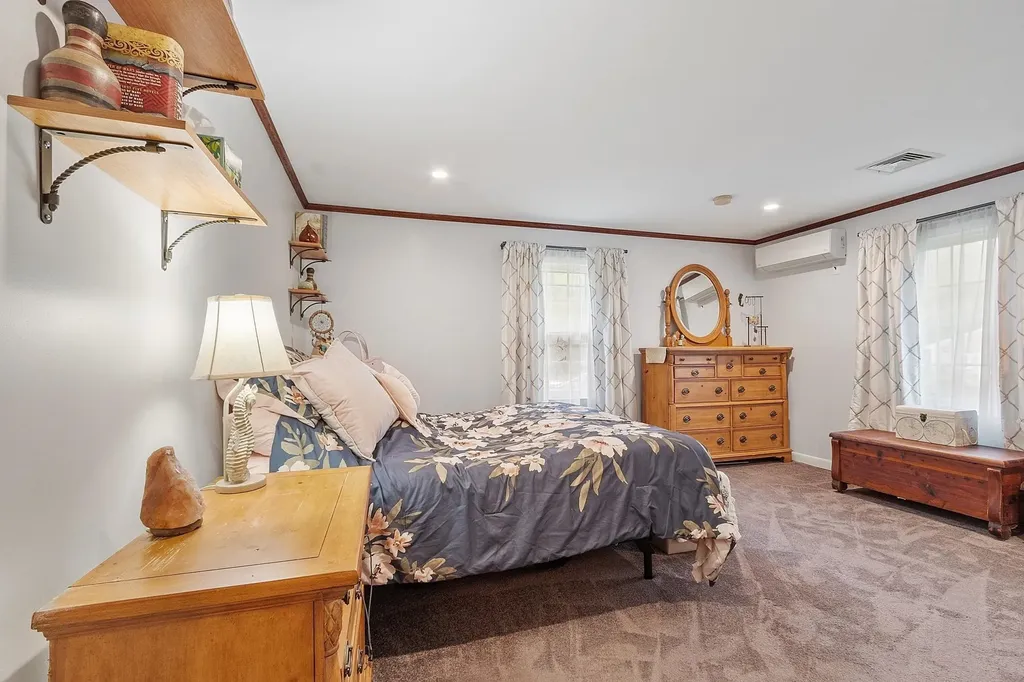 134 Emerson Avenue Hampstead NH 03841