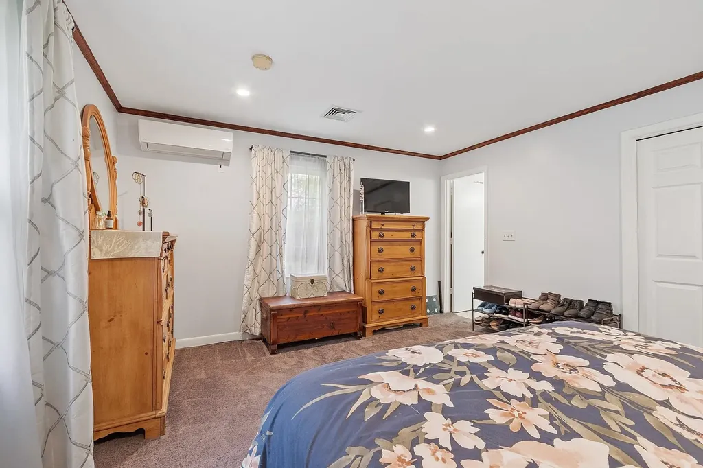 134 Emerson Avenue Hampstead NH 03841