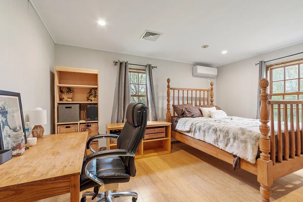 134 Emerson Avenue Hampstead NH 03841