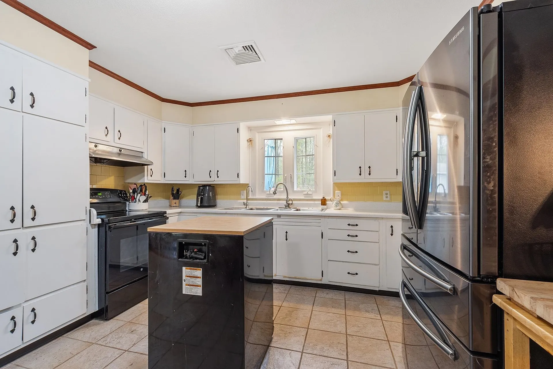 134 Emerson Avenue Hampstead NH 03841