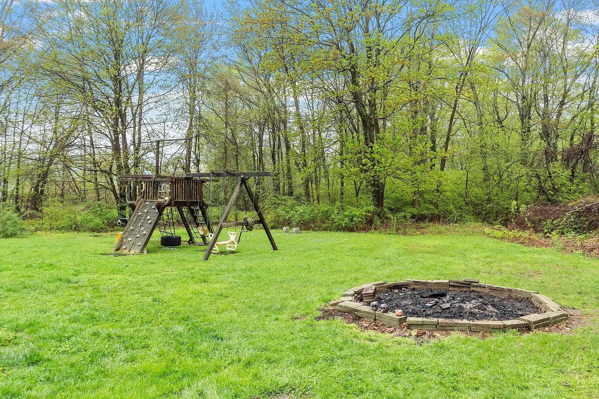 134 Emerson Avenue Hampstead NH 03841