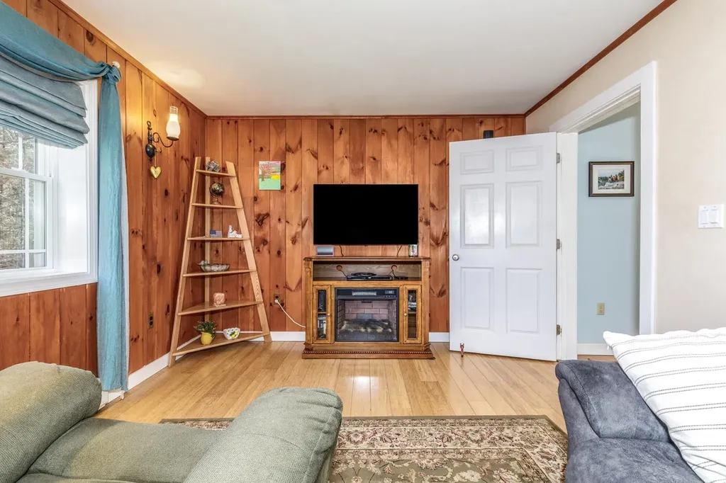 936 Route 103 E Warner NH 03278