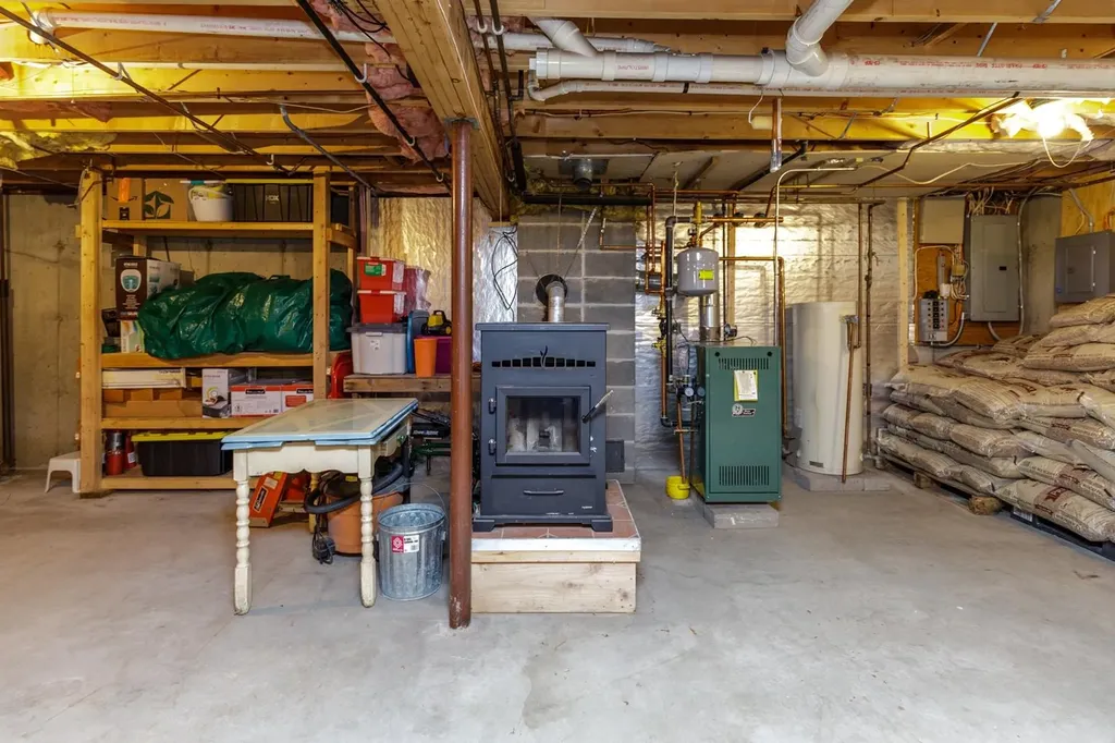 936 Route 103 E Warner NH 03278