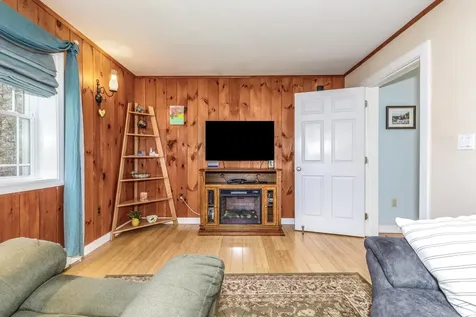 936 Route 103 E Warner NH 03278