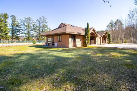 1640 Daniel Webster Highway Woodstock NH 03293