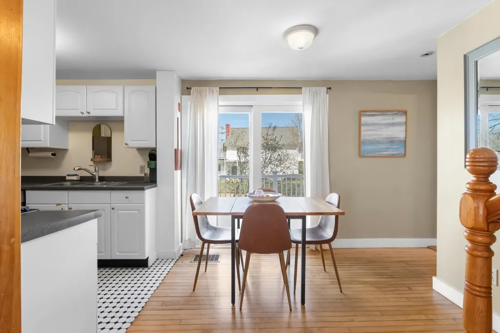 8 River Street Exeter NH 03833