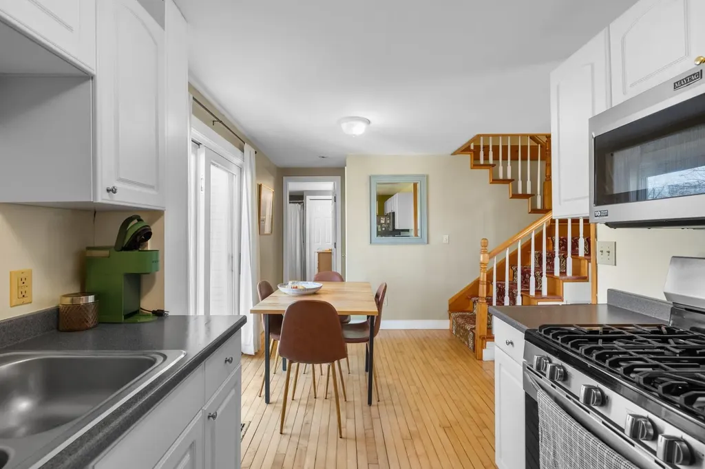 8 River Street Exeter NH 03833