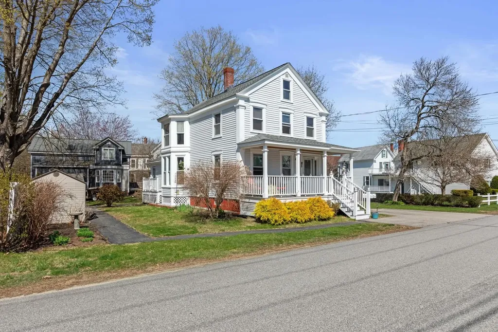 8 River Street Exeter NH 03833