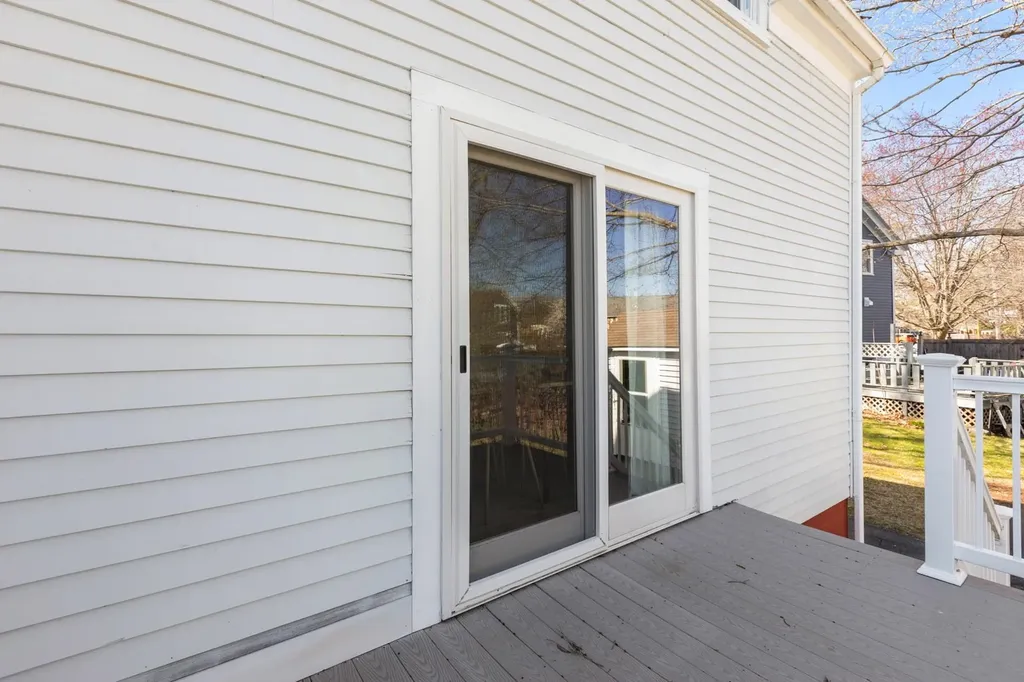 8 River Street Exeter NH 03833