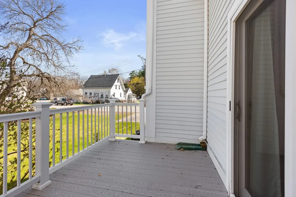 8 River Street Exeter NH 03833