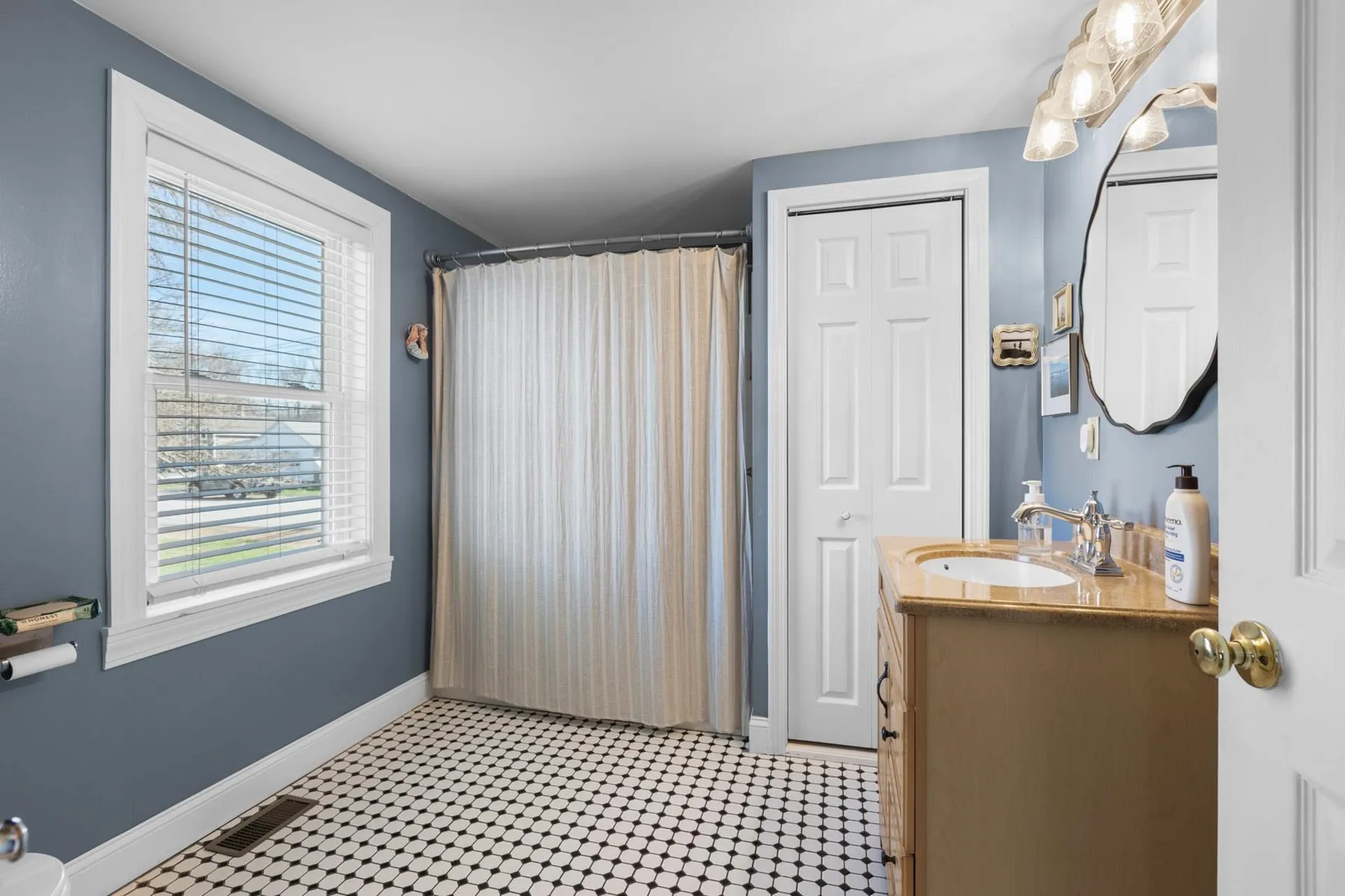 8 River Street Exeter NH 03833