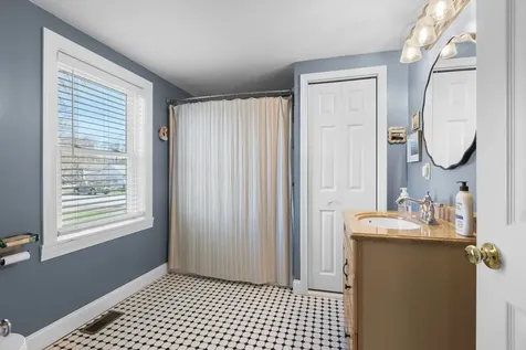 8 River Street Exeter NH 03833